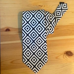 Metropolitan View (Bloomingdales) 100% silk necktie